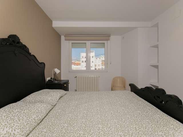 ¡Se alquilan habitaciones en un apartamento de 5 habitaciones en Valencia!