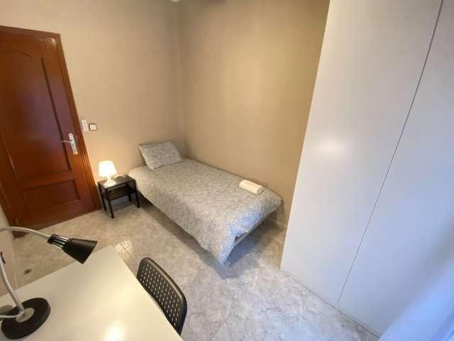 Se alquilan habitaciones en un piso de 3 habitaciones en Madrid!