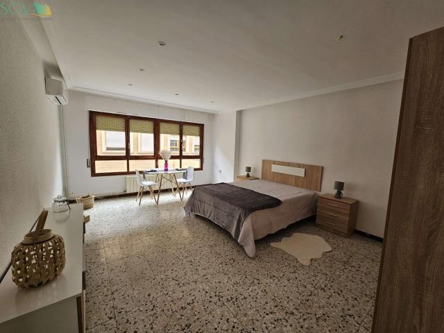 SE ALQUILAN HABITACIONES MUY GRANDES EN LA GARROBA NOVELDA ALICANTE