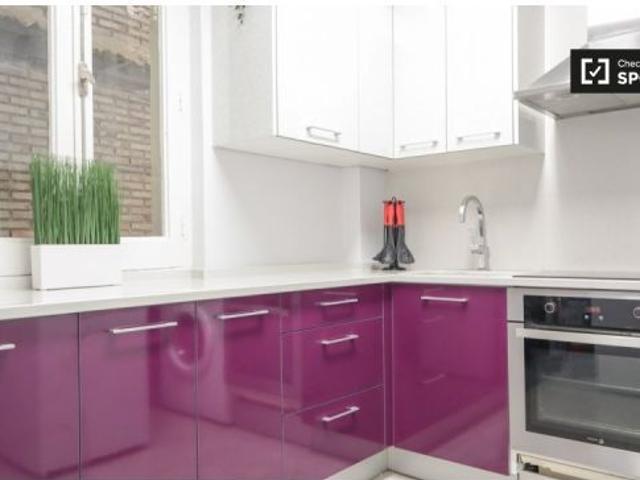 Se alquilan habitaciones para mujeres en piso de 5 habitaciones en Goya