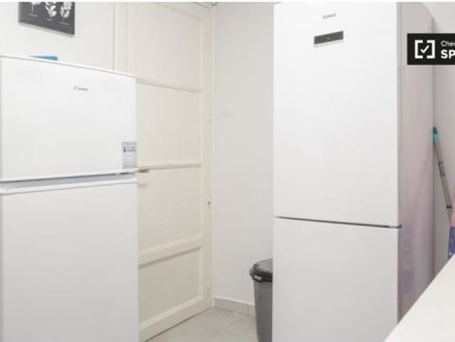 Se alquilan habitaciones para mujeres en piso de 5 habitaciones en Goya