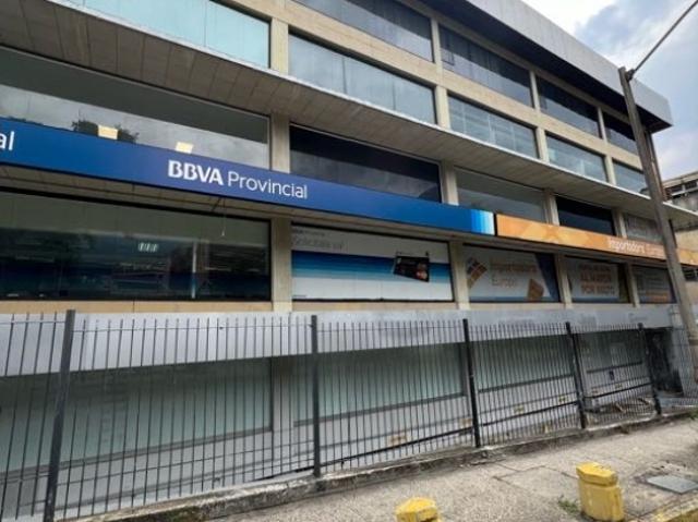 Se Alquila/vende local comercial 148m2, Urb. Boleíta Norte 3269