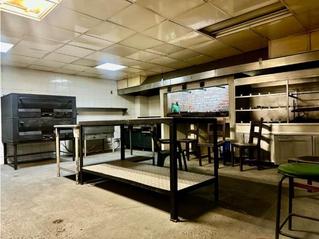 Se alquila/vende Local comercial 180m² La Urbina