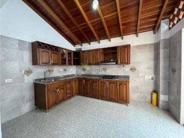 Se arrienda apartamento en Belén Malibu