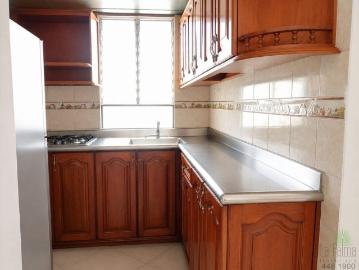 SE ARRIENDA APARTAMENTO EN LA CANDELARIA COD 10675