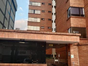 SE ARRIENDA APTO AMOBLADO EN CABECERA