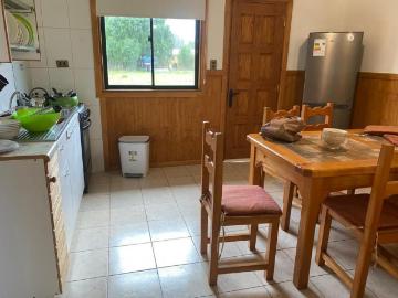 Se arrienda año corrido, cabaña amoblada y equipada para 4 personas