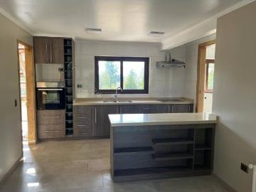 Se arrienda casa nueva año corrido