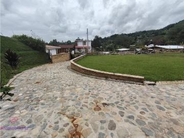 Se Arrienda Casa Campestre en Vereda Batea Seca, Guarne