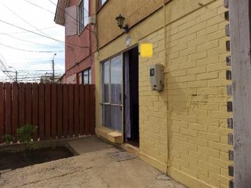 SE ARRIENDA CASA DE DOS PISOS PAREADA SECTOR SUR
