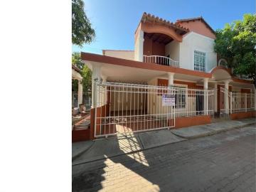 Se Arrienda casa en av libertador