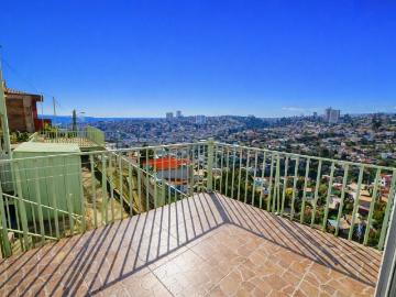 SE ARRIENDA CASA EN CERRO MERCED – Padre Febres, Valparaíso