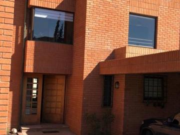 Se Arrienda casa en Condominio San Carlos de Apoquindo