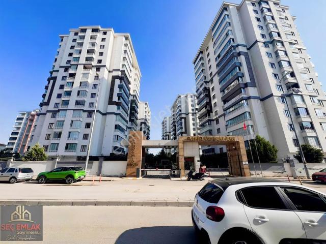 Seç Emlak'tan Kiralık Karataş Safir'de Havuzlu Sitede Lüx 3+1