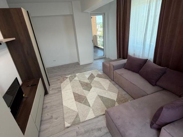 Se inchiriaza apartament cu balcon si parcare inclusa 450 €/luna