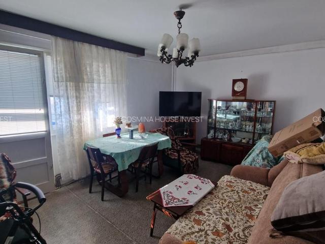 Se inchiriaza apartament,decomandat doua camere,etaj 10/11,pret 1300ron/luna