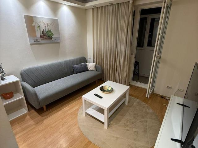 Se inchiriaza Apartement 2 Camera, Piata Victoria