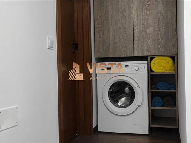 Se inchiriaza garsoniera utilata si mobilata, de 39 mp, in Zona CoresiTractorul