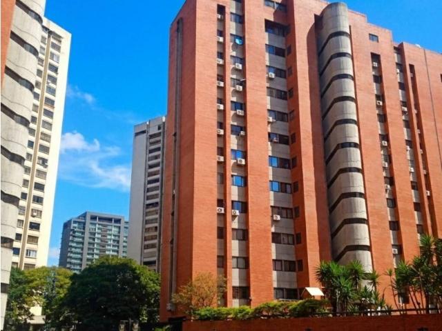 Se Ofrece Apartamento Remodelado en Alquiler Los Dos Caminos /#CS
