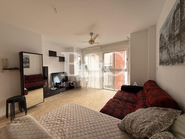 Se ofrece estupenda vivienda situada a escasos minutos del c. 84m² Águilas