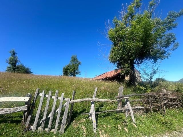 SE PONE A LA VENTA ESPECTACULAR FINCA CON CUADRA EN EL MIRADOR DE BEDULES