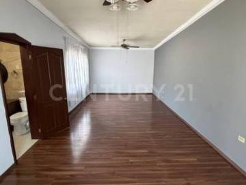 SE RENTA AMPLIA CASA AL NORTE DE SALTILLO