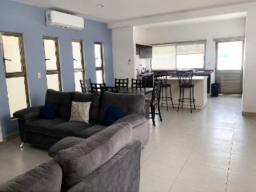 Se renta casa amueblada en Lomas Verdes