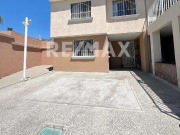 ¡SE RENTA CASA EN OTAY A 2 MINUTOS DE LA GARITA!