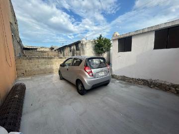 se renta casa en esquina a una cuadra de la 42 sur