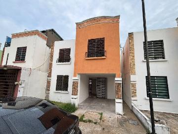 SE RENTA CASA EN FRACCIONAMIENTO MEDITERRANEO
