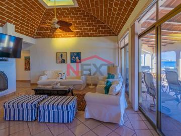 SE RENTA CASA FRENTE A LA PLAYA EN COSTA DEL MAR
