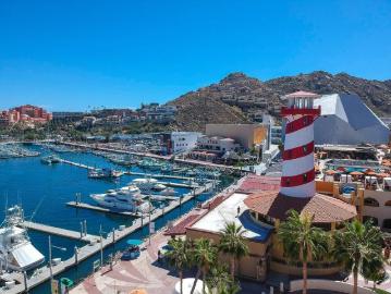 Se RENTA LOCAL en la MARINA de Cabo San Lucas