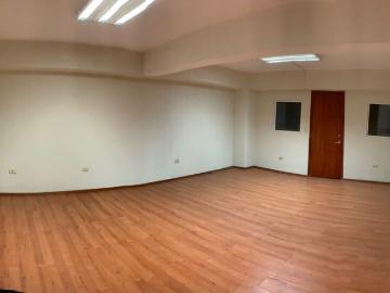 Se renta oficina centrica con estacionamiento