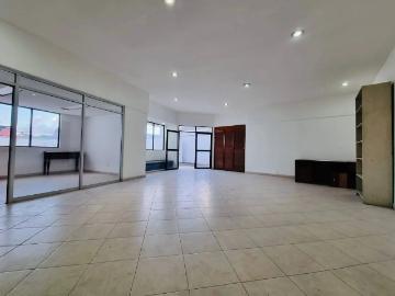 SE RENTA OFICINA DE 1,113 M2 CON BODEGA Y PATIO PARA TRACTOCAMION, ZONA CAPU