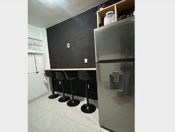 Se renta recámara amueblada