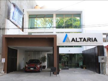 Se rentan consultorios en centro medico