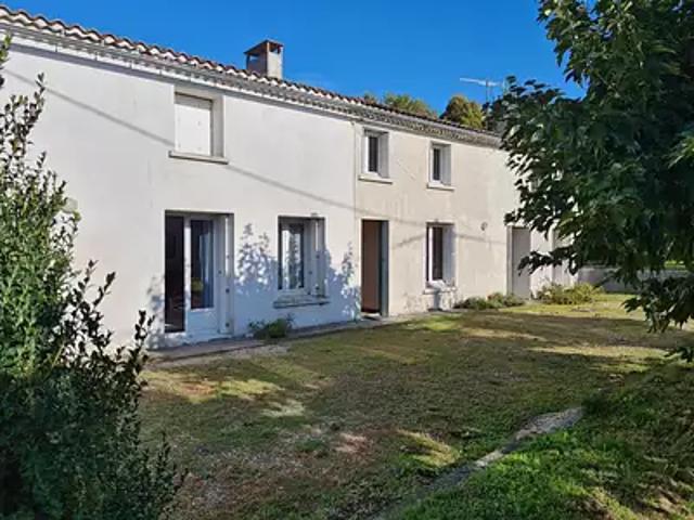 Semussac 17120 Achat / Vente maison 12 pièces t12 jardin
