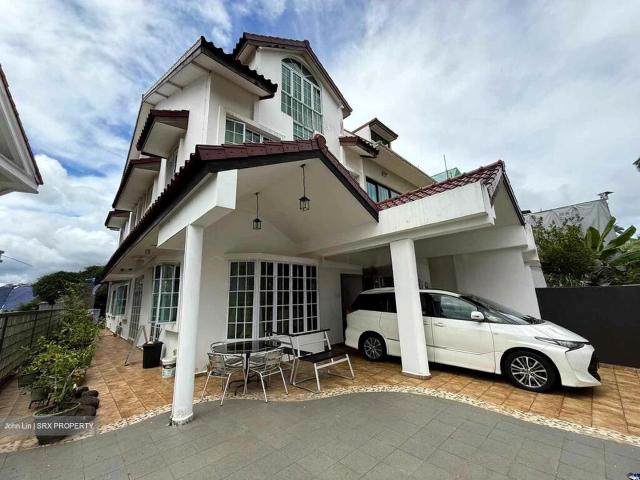 Sembawang Hills Estate D20, Semi