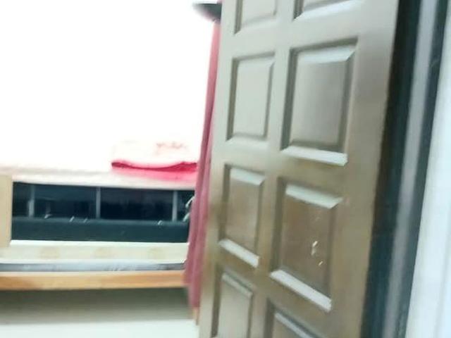 Sembawang Park D27, Semi