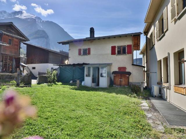 Sembrancher Maison villageoise de charme avec fort potentiel