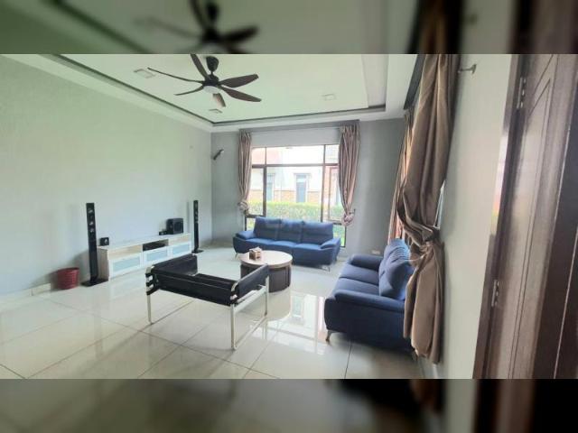 Semenyih 3 sty Bungalow fully furnished in Diamond City