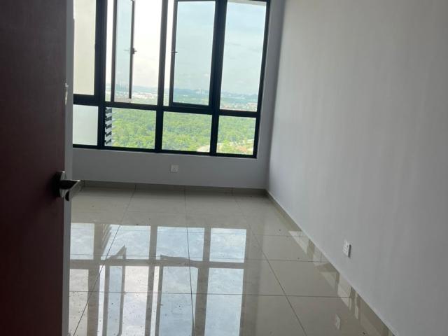 Semenyih Midland City Master Bedroom with Private Bath