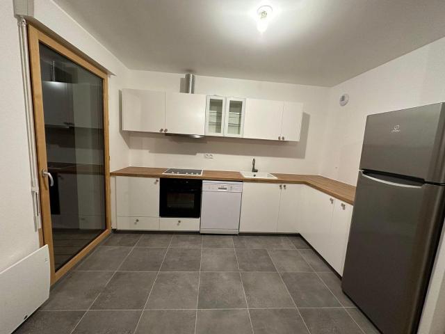 semi meublée neuf 4 pièces 90m2 70m2 Terrace
