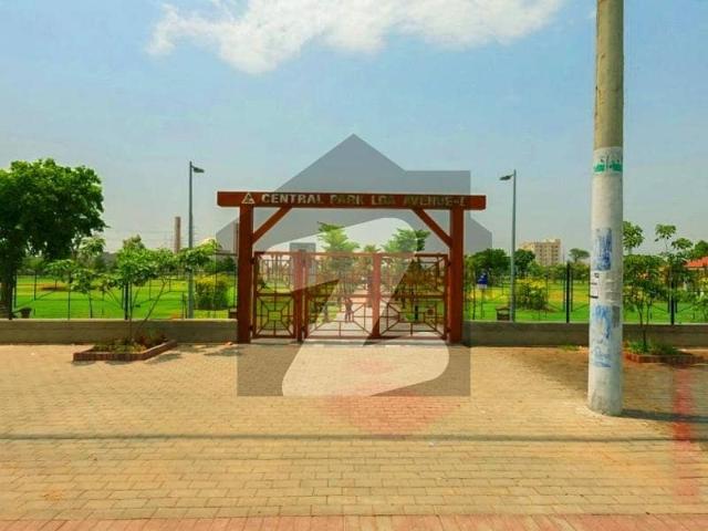Semi Commercial Ideal Location Plot For Sale In Lda Avenue Lahore