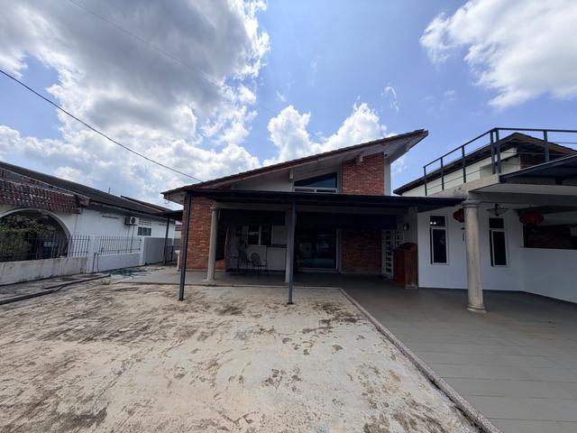 Semi D 15 Storey Kubang Buaya With Hidden Room and Bathtub