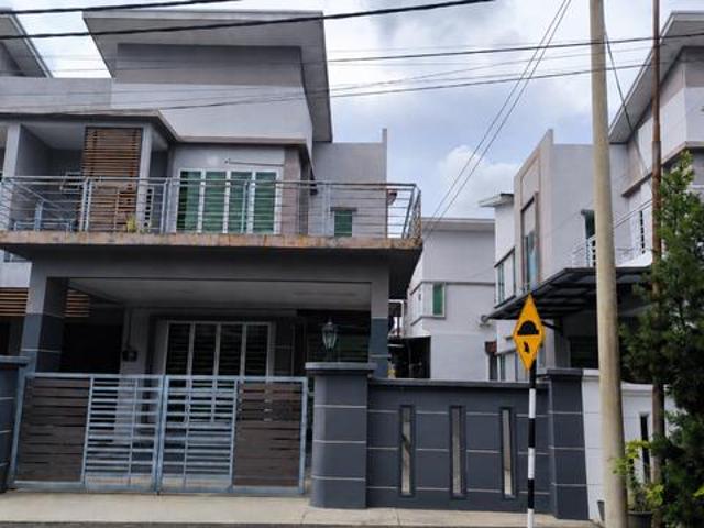 Semi D 2 tingkat Taman Putera Indah Jalan Salleb Muar Cantik