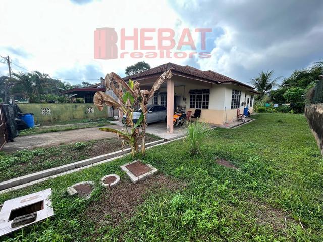 SEMI D 4 Bilik Freehold Bebas Banjir Luas Cantik