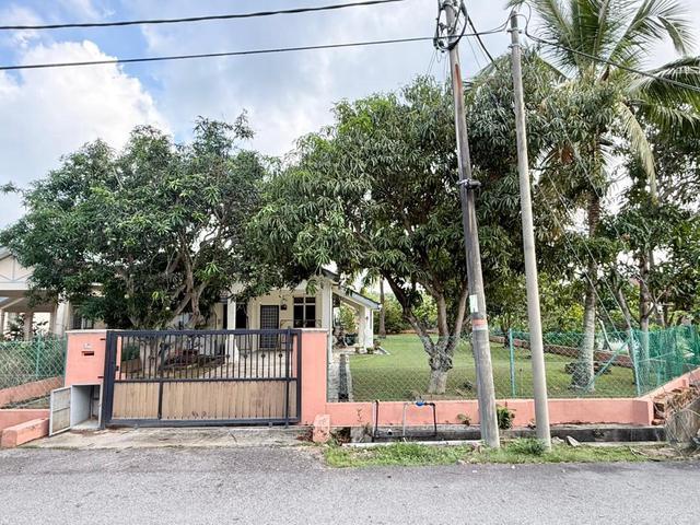 SEMI D CORNER LOT Taman Sri Bayu Sg Pelek Sepang FREEHOLD
