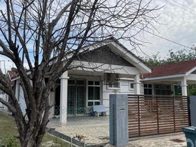 Semi D Cantik dan Luas RM10K Below Market Value Dekat Masjid