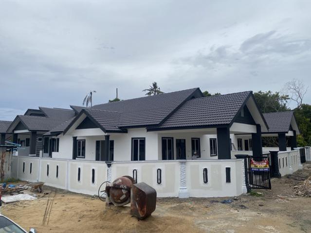 Semi D Baru Siap 4 Bilik 3 Bilik Air di Bandar Dungun